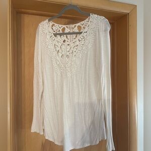 Anthropologie brand Meadow Rue size Large cream shirt